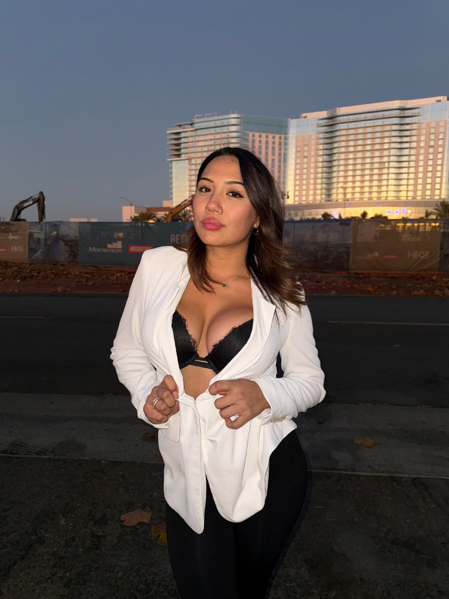 Take a pause and enjoy Ali Cruz — streaming from Changzhou