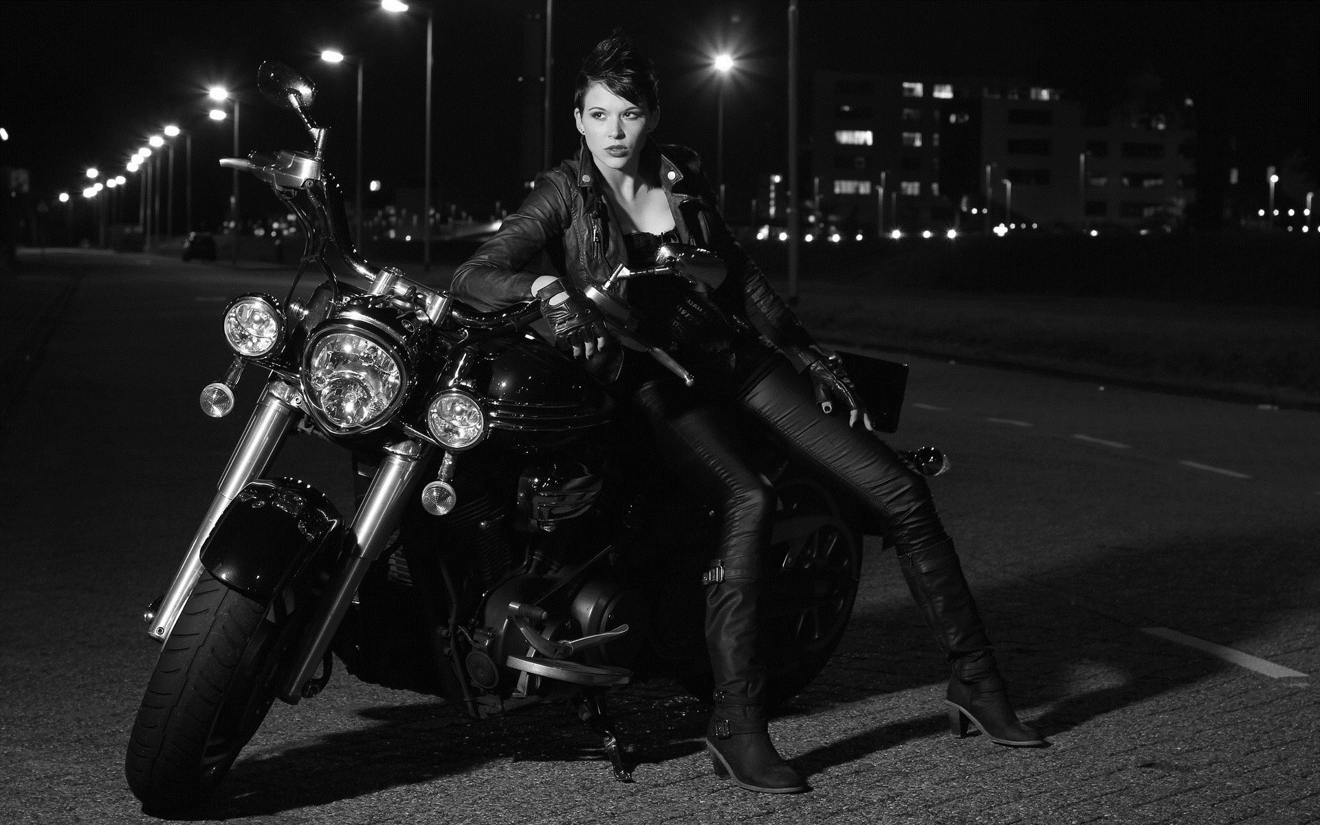 Photo Beautiful girls and motorcycles in Changzhou