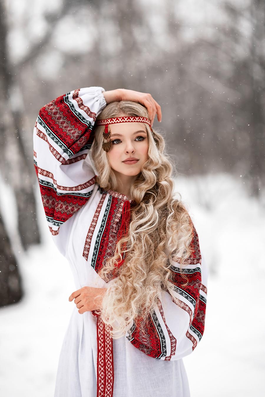 Slavic girls’s look of the day — catch her live in Changzhou